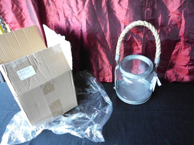 lot 20 image: CANDLE JAR WITH HOLDER