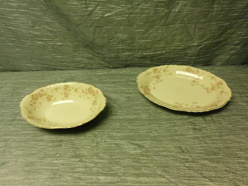 lot 2 image: CHINA DISH SET
