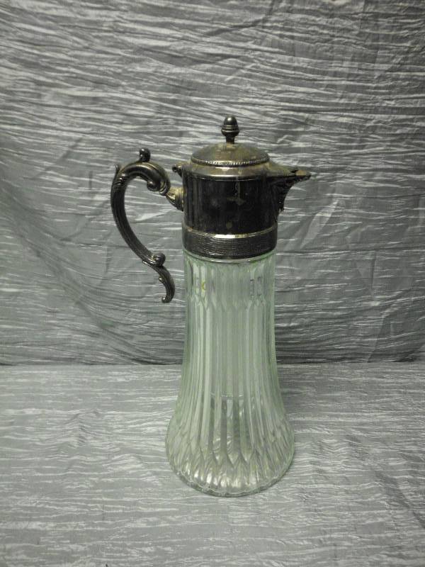 lot 48 image: VINTAGE GLASS  POURER