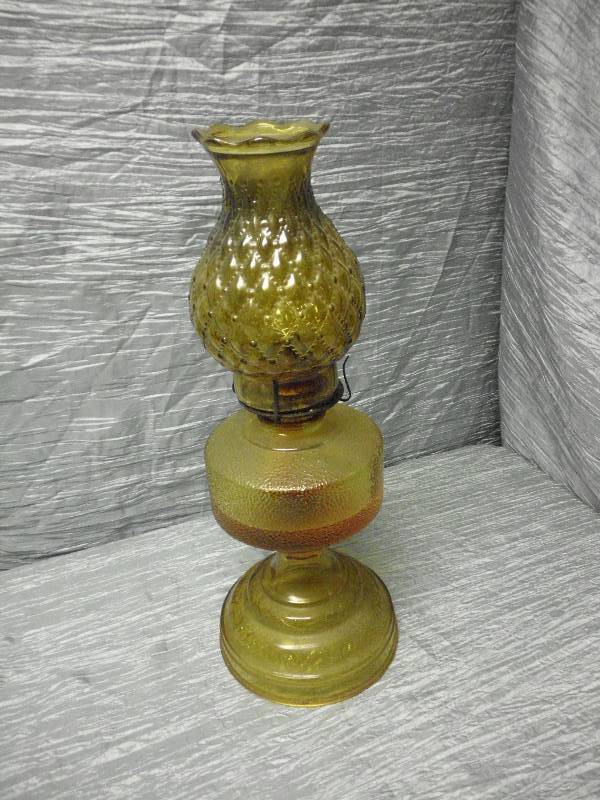 lot 50 image: VINTAGE KEROSINE LAMP