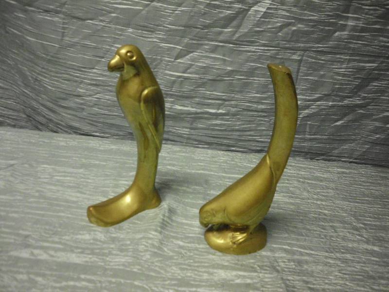 lot 53 image: VINTAGE BOOKENDS