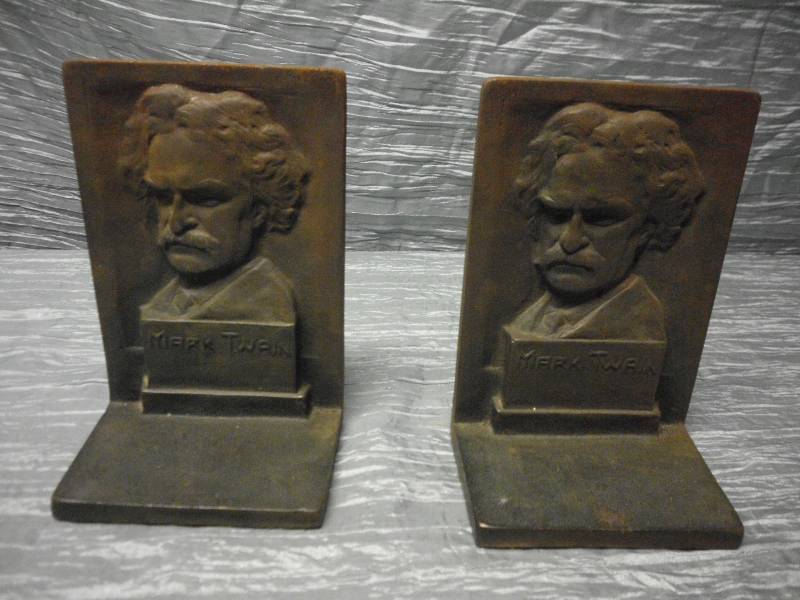 lot 55 image: VINTAGE BOOKENDS