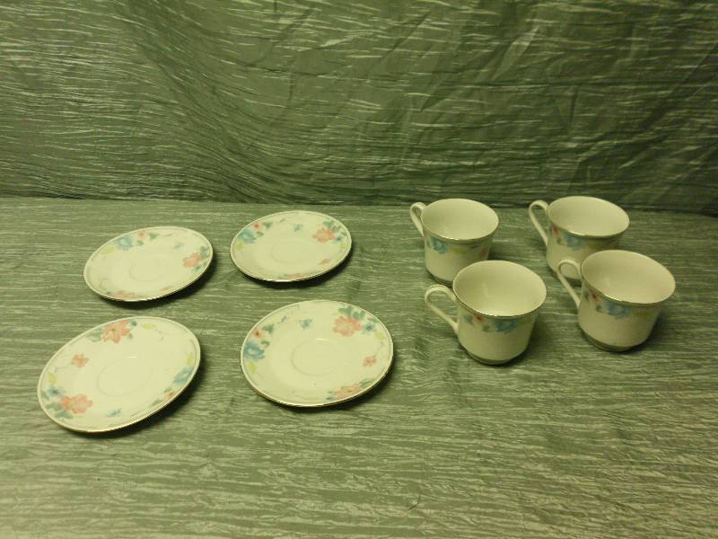 lot 58 image: CUP AND SAUCERS