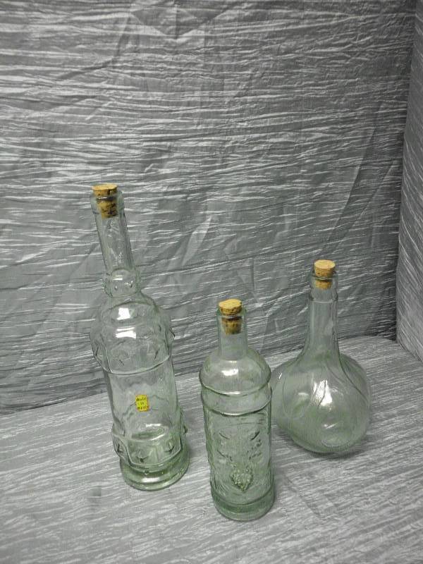 lot 60 image: VINTAGE DECANTERS WITH CORK TOPS