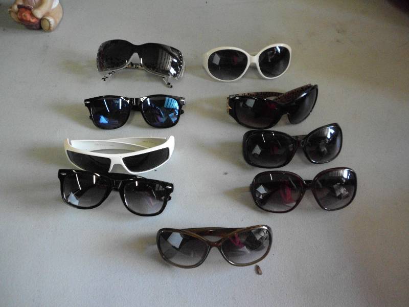 lot 80 image: SUNSHADES