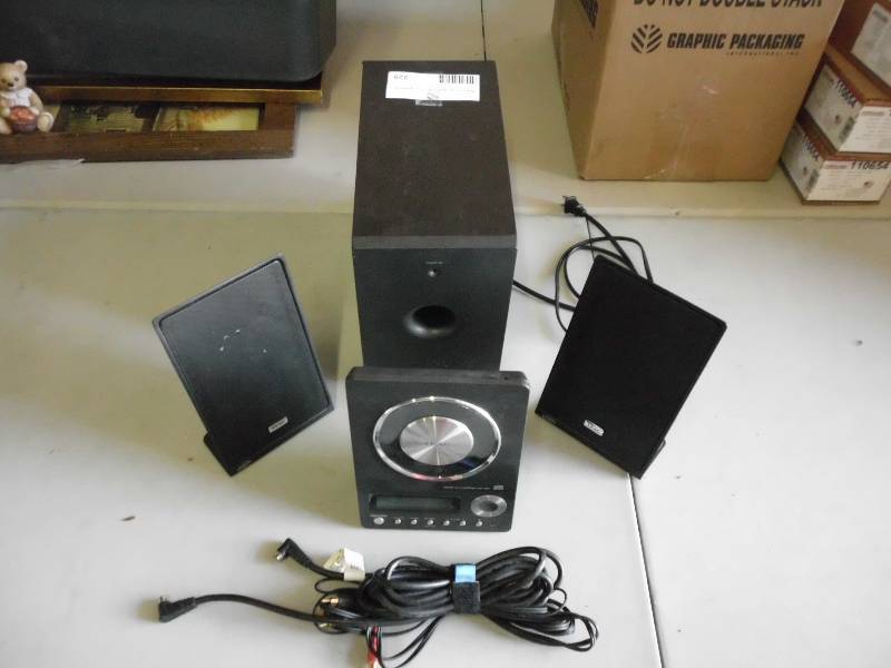 lot 225 image: TEAC CD PLAYER AND SPEAKERS