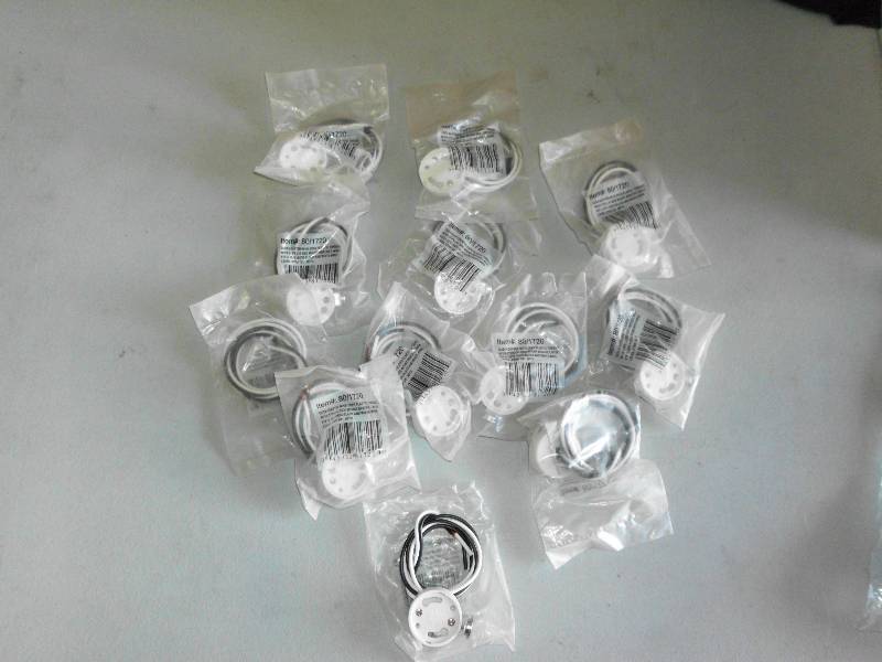 lot 218 image: ADAPTERS