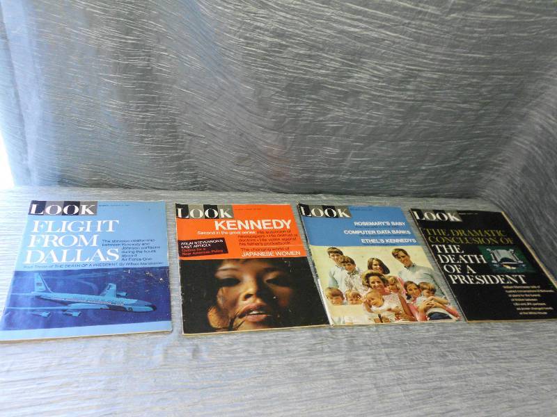 lot 277 image: VINTAGE LOOK MAGAZINES