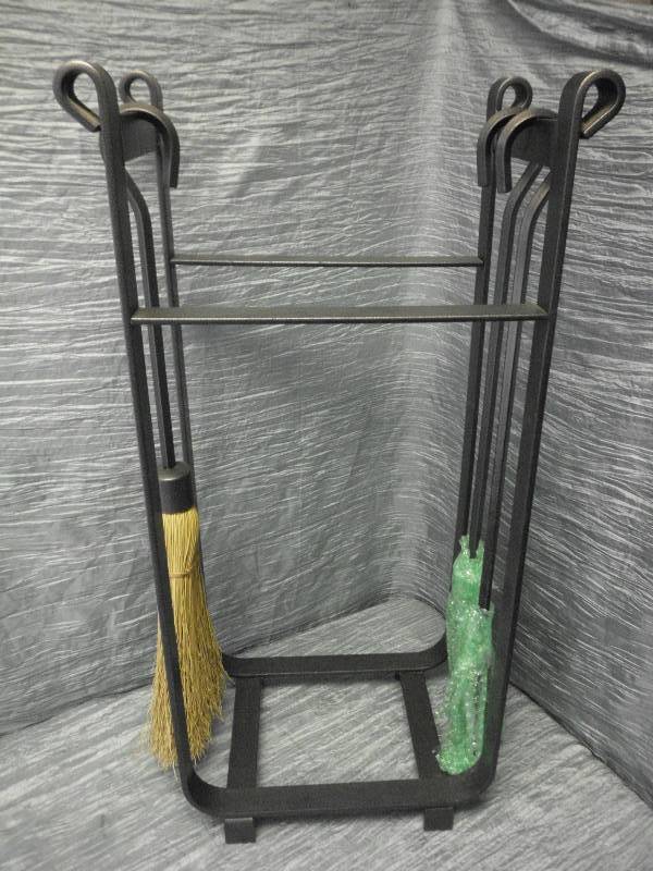 lot 292 image: FIREPLACE TOOLS