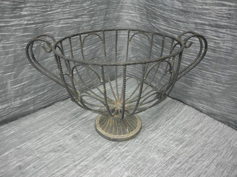 lot 294 image: WROUGHT IRON PLANT HOLDER