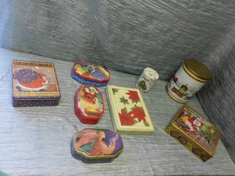 lot 296 image: VINTAGE TINS