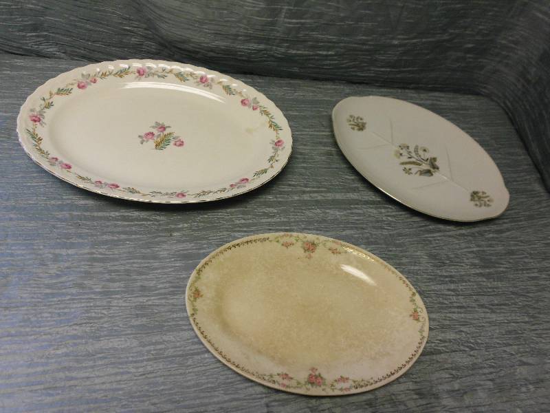 lot 301 image: CHINA PLATTERS