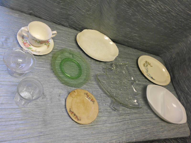 lot 302 image: ASSORTED DISHES