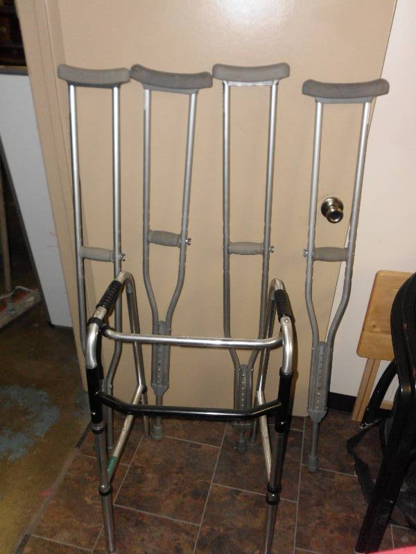 lot 317 image: MEDICAL SUPPLY LOT