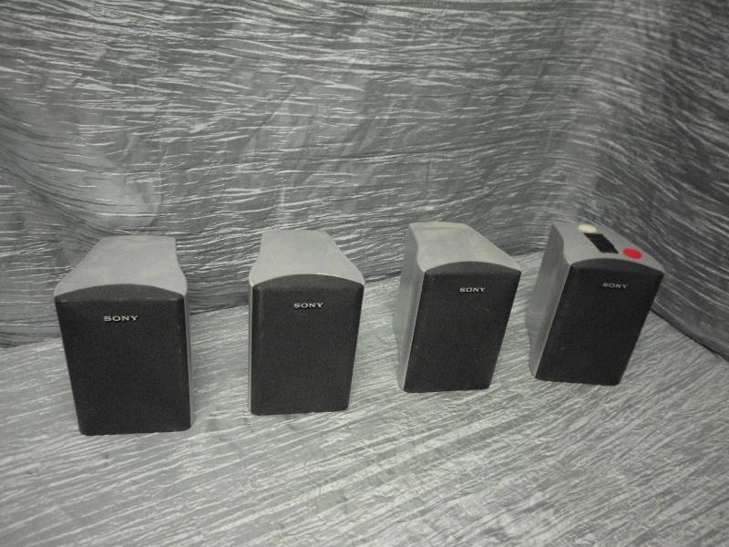 lot 319 image: SONY SPEAKERS
