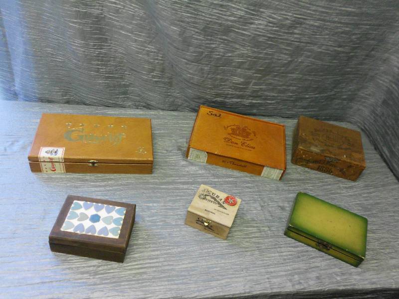 lot 183 image: CIGAR BOXES