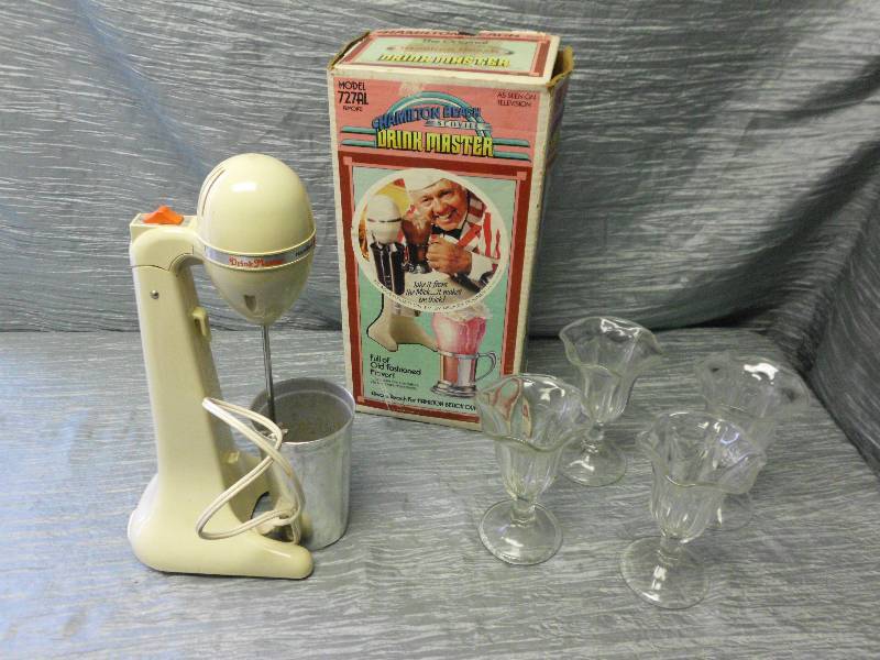 lot 330 image: VINTAGE DRINK MASTER