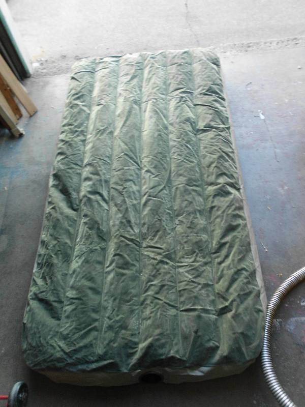 lot 318 image: AIRBED