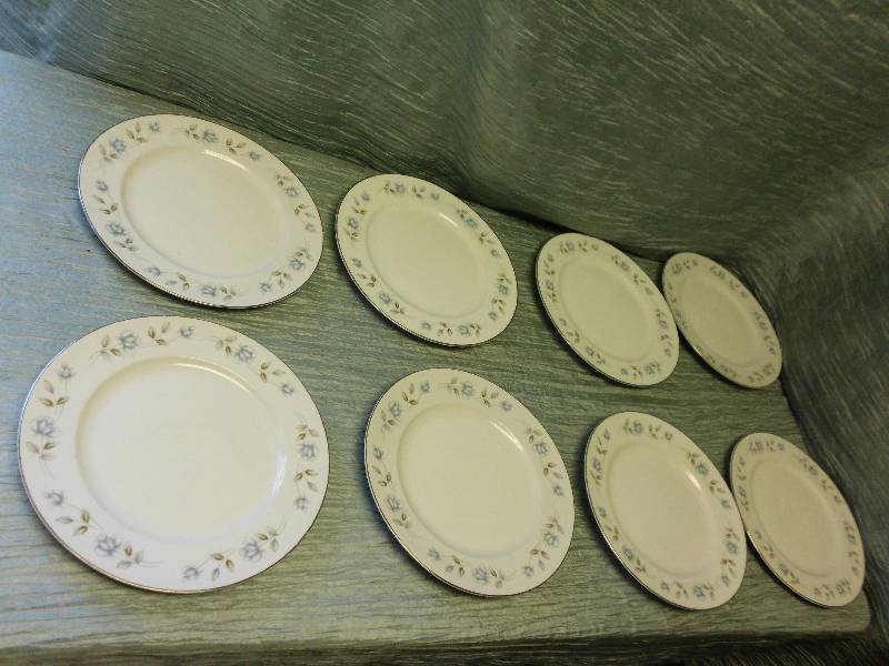 lot 331 image: INTERNATIONAL SILVER FINE CHINA