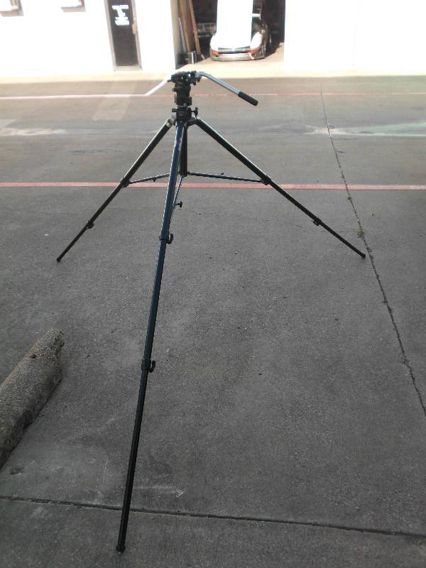 lot 336 image: PROFESSIONAL TRIPOD