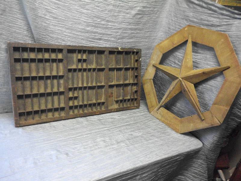 lot 333 image: VINTAGE WOOD DCOR