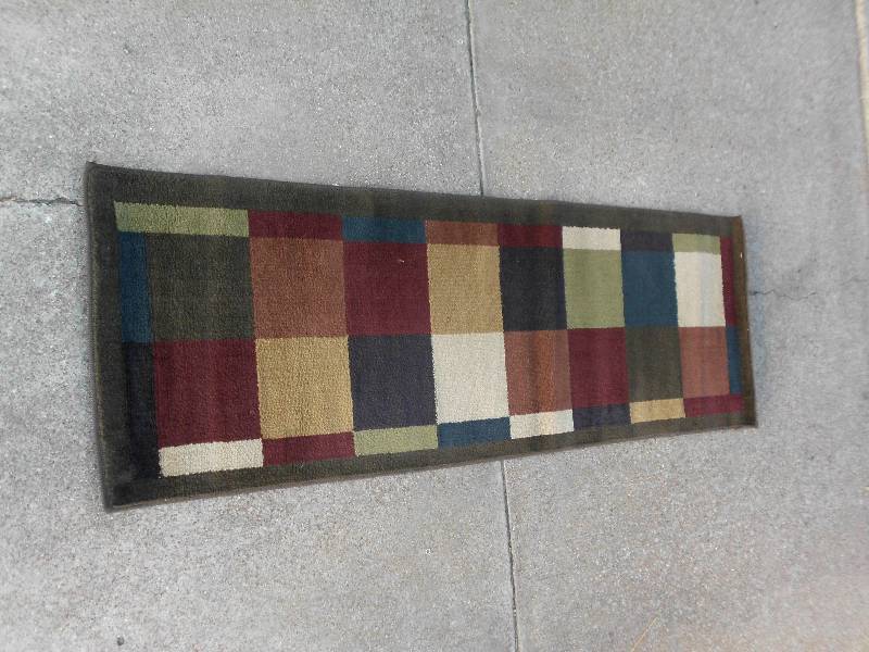 lot 335 image: CARPETRUNNER