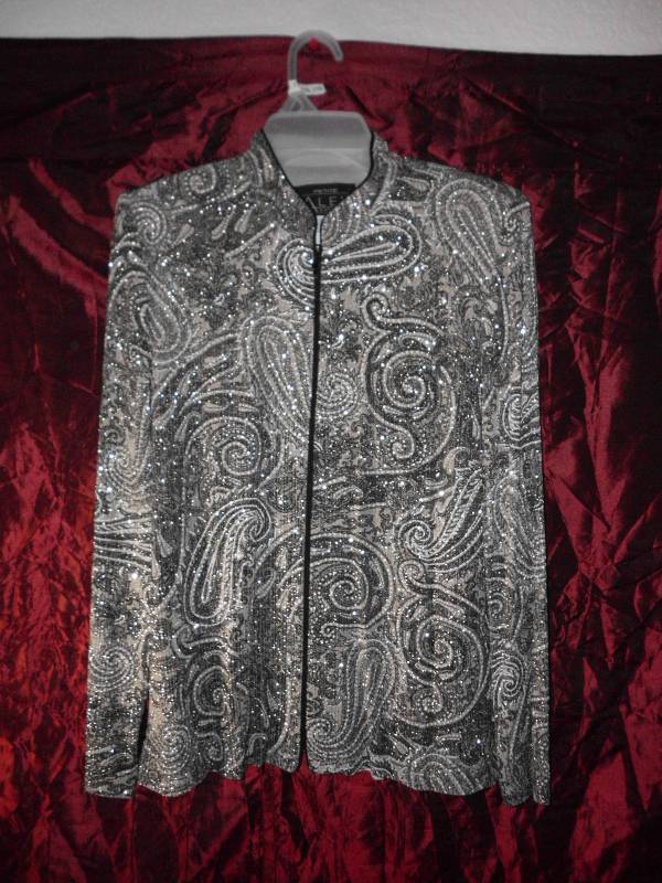 lot 355 image: ALEX EVENING PETITE BLOUSE