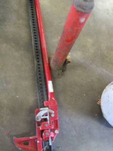 lot 15 image: heavy duty industrial HI-LIFT Jack, air jack