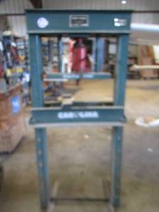 lot 22 image: Carolina shop press 30 ton capacity