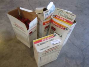 lot 27 image: Winchester double a  12 GA SHELL HULLS