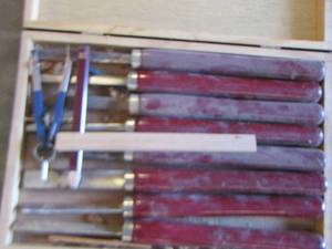 lot 38 image: Cumminings 8 piece chisel set