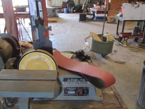 lot 43 image: Delta 4 belt 6 disc sander model # 31-460