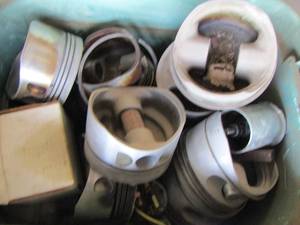 lot 61 image: pistons for planes