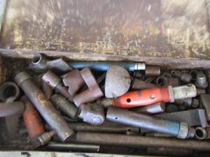 lot 97 image: metal pipe fittings