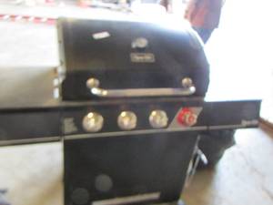 lot 126 image: Dyno- Glo propane grill barley used nice