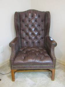 lot 10 image: LEATHER OFFICE CHAIR