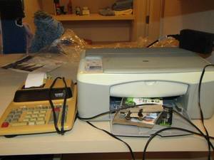 lot 16 image: HP DESKJET PRINTER USED, CASINO BRAND RECEIT PRINTER, KEYBOARD