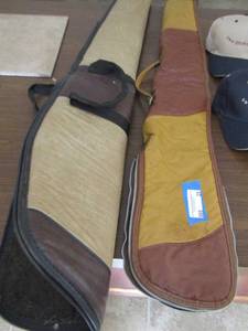 lot 25 image: 2 GUN BAGS AND 2 BALL CAPS
