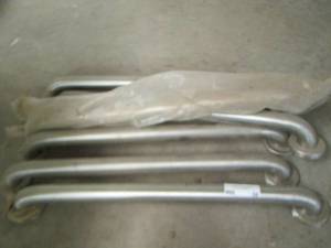 lot 56 image: QTY 6 SHOWER BARS