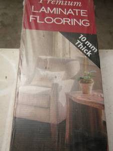 lot 63 image: SELECT SURFACES ELITE COLLECTION PREMIUM LAMINATE FLOORING 10 MM THICK