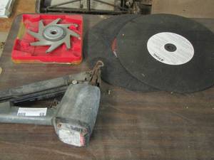 lot 68 image: AIR NAIL GUN, CRAFTSMAN ROUTATING BLADE, 2 SANDING DISC