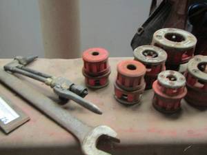 lot 75 image: MISC. LOT OF TOOL ITEMS - WRENCHES, WEDGE, CUTTING TORCH TIP,  PIPE DIES