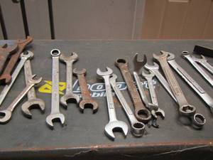 lot 77 image: MIXED LOT OF WRENCHES QTY 21