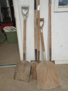 lot 87 image: LOT OF VARIOUS SHOVELS QTY 5