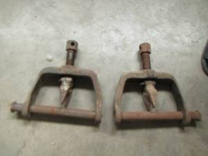 lot 93 image: FASTNERS FOR TIE DOWN QTY 2