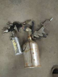 lot 104 image: HAND HELD SPRAY RIGS FOR PAINTING