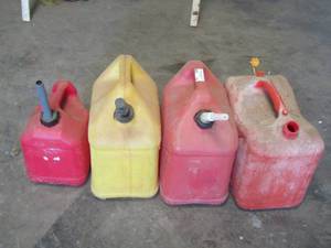 lot 122 image: 4 GAS CANS