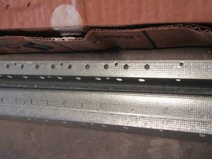 lot 120 image: DRYWALL CORNER BEADS 8 FT