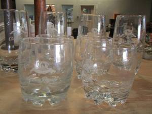 lot 138 image: 4 small crown royal drinking glasses, 4 tall crown royal liquor drinking glasses