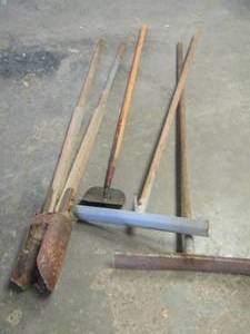 lot 145 image: yard gardening tools